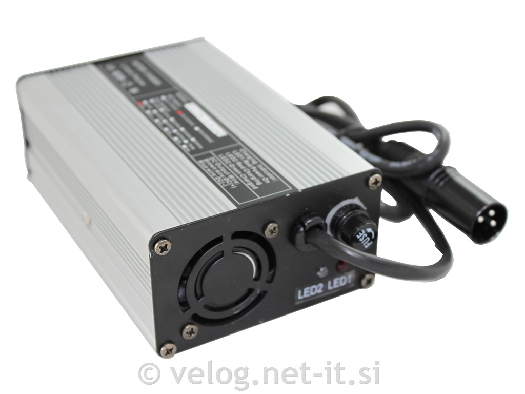 Polnilec za LiFePO4 baterije 24V 10A - 3 pini