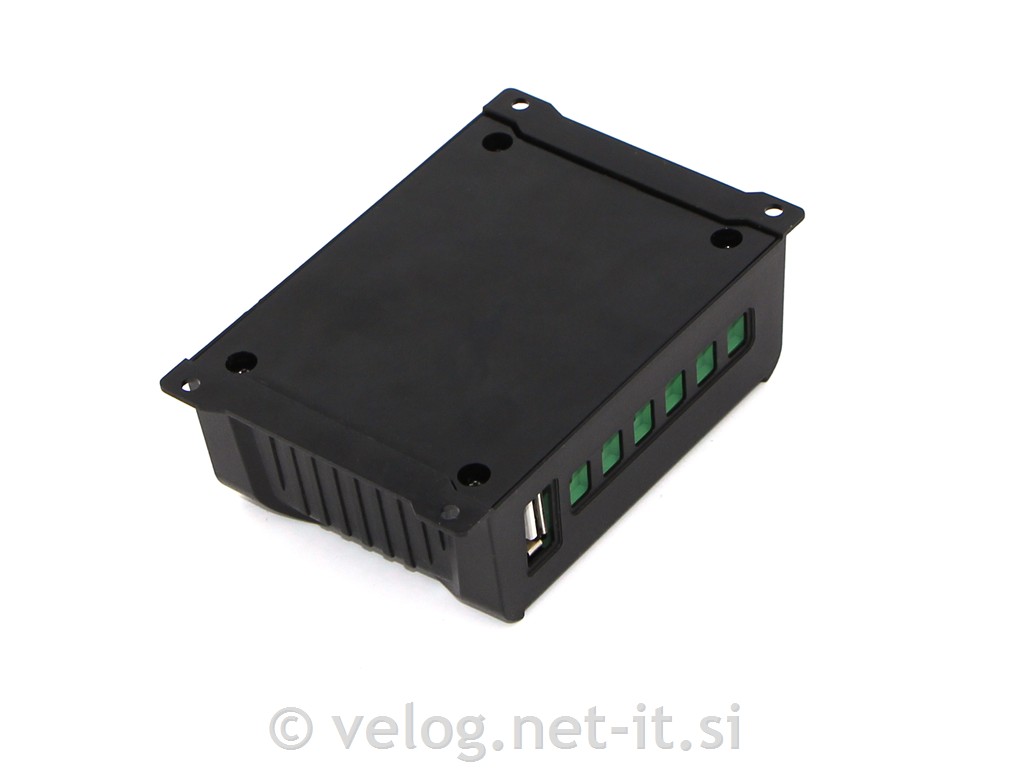 Solarni regulator 10A 12V/24V z LCD monitorjem in USB izhodom