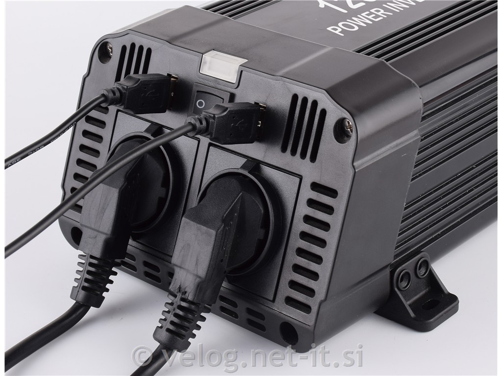 Razsmernik 1200W 12V za sončne celice, navtiko, avtodom