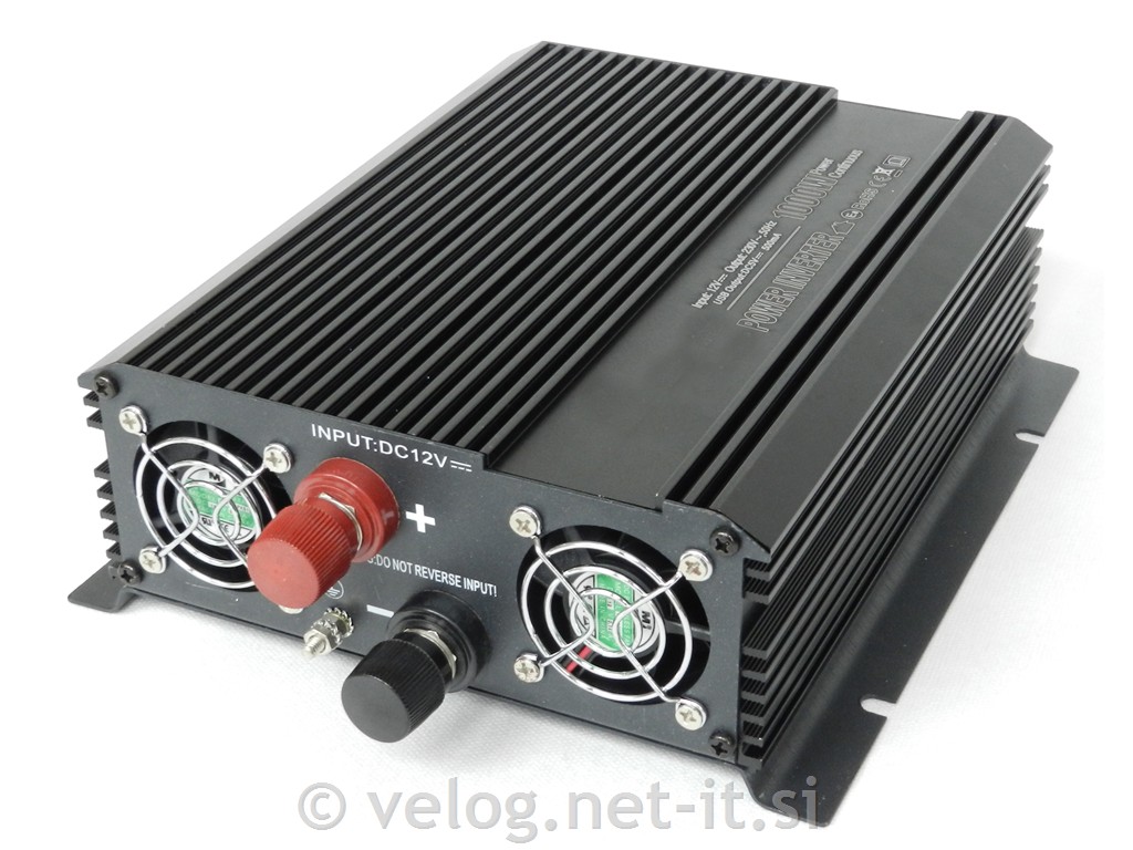 Razsmernik 1000W 12V za sončne celice, navtiko, avtodom