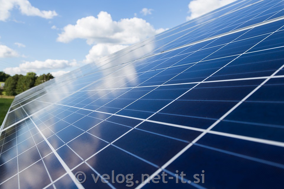 Nosilna konstrukcija za sončne celice