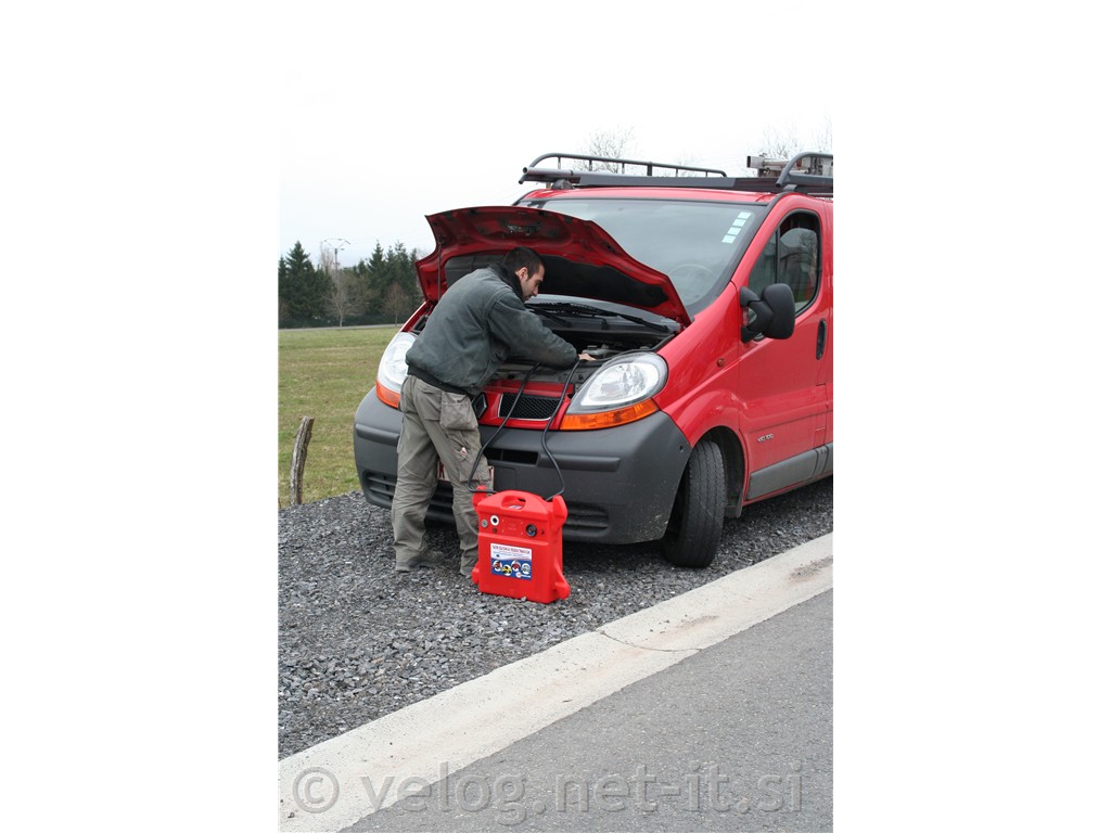 Booster - zaganjalec motorja